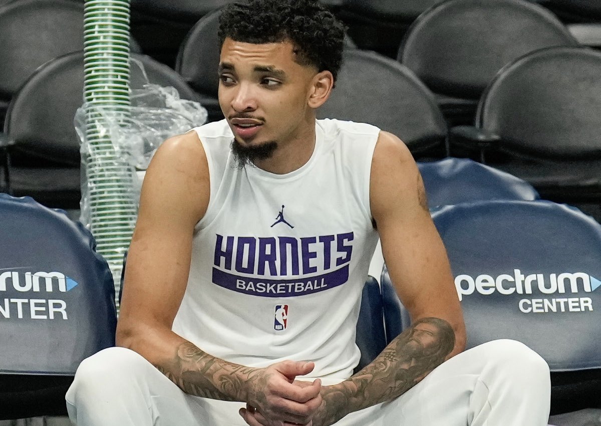 SaycheeseDGTL's tweet photo. Charlotte Hornets player James Bouknight passed out in his car with a bag of Doritos and a Glock handgun in his lap before he was arrested for DWI. https://t.co/iBVVtNsFFP