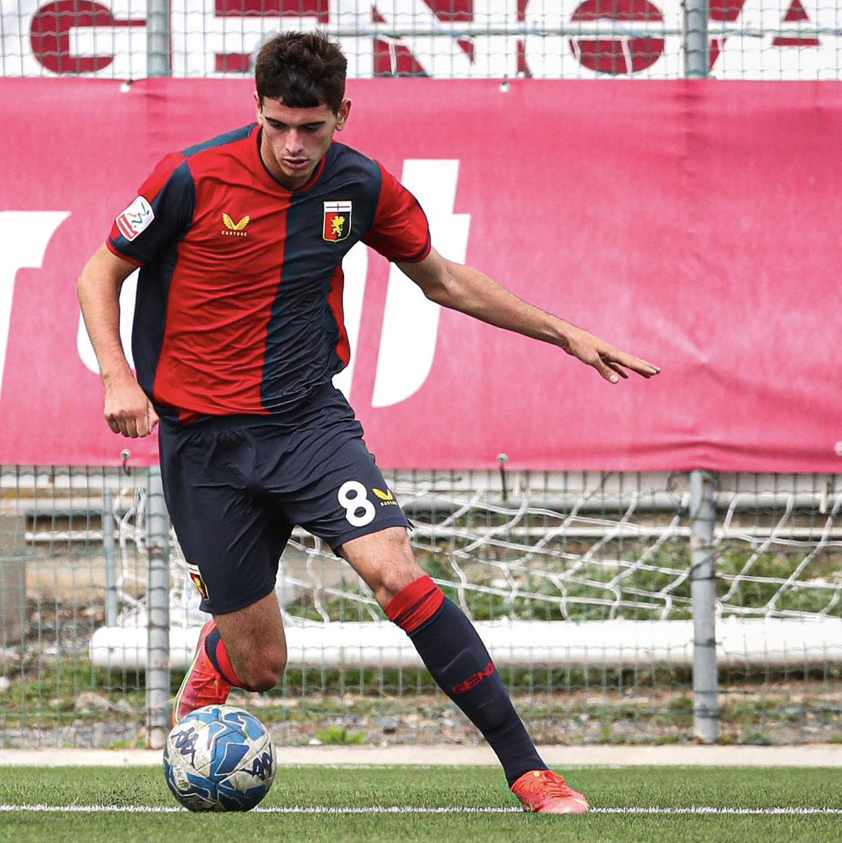 GenoaCFC's tweet photo. โฝ๏ธ๐ช Il Genoa Primavera supera 2-1 in rimonta la Virtus Entella e passa il turno in #PrimaveraTimVisionCup: reti rossoblu di Bornosuzov e Bifini ๐ด๐ต
๐ฃ๏ธ @GilaGilardino: โAbbiamo dimostrato di essere squadraโ
๐ Nei Sedicesimi di Finale i Grifoncini affronteranno lโ@acmilan https://t.co/DnloEWTl7c