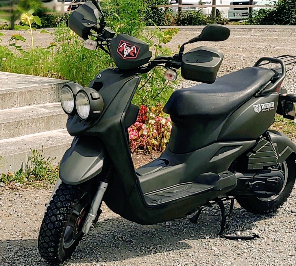 ma07708484's tweet photo. #スクーター　#BWS50 #YAMAHA　#国防色　#塗装　#ODスプレー
OD色にスプレー https://t.co/jDCLuCuhHV