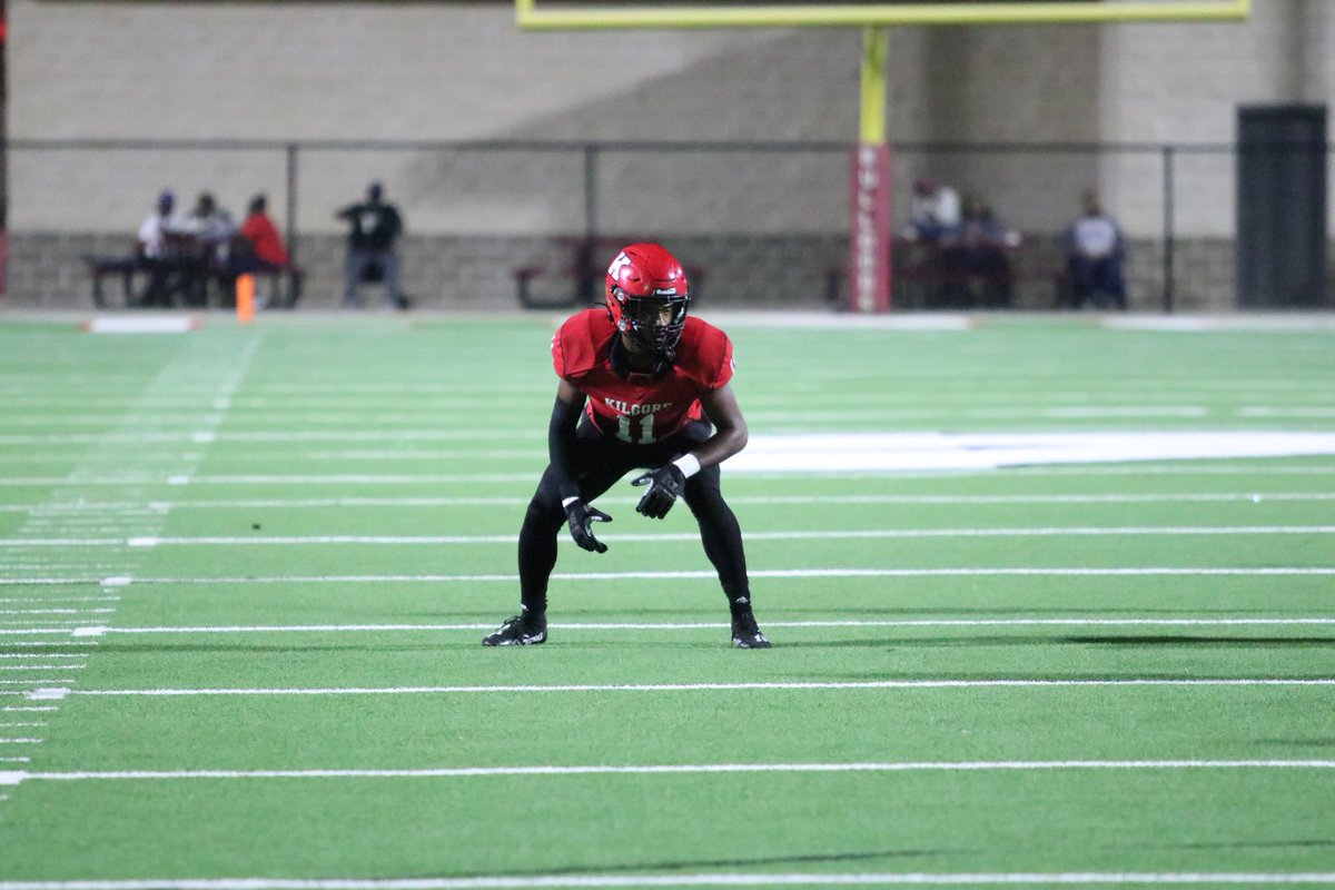 kilgore_fb's tweet photo. #11- @d_dcandie10 
Demontrell is a 2 year starter on our team. One year as an All-District TE; He is spending his senior year as the starting OLB. He can play as a 4th DL and does a great job coming off the edge. Sack leader. #STATE #EAT #RTK #RecruitTheK

https://t.co/v2xOr4X4Ze https://t.co/J7HkB0LjsG