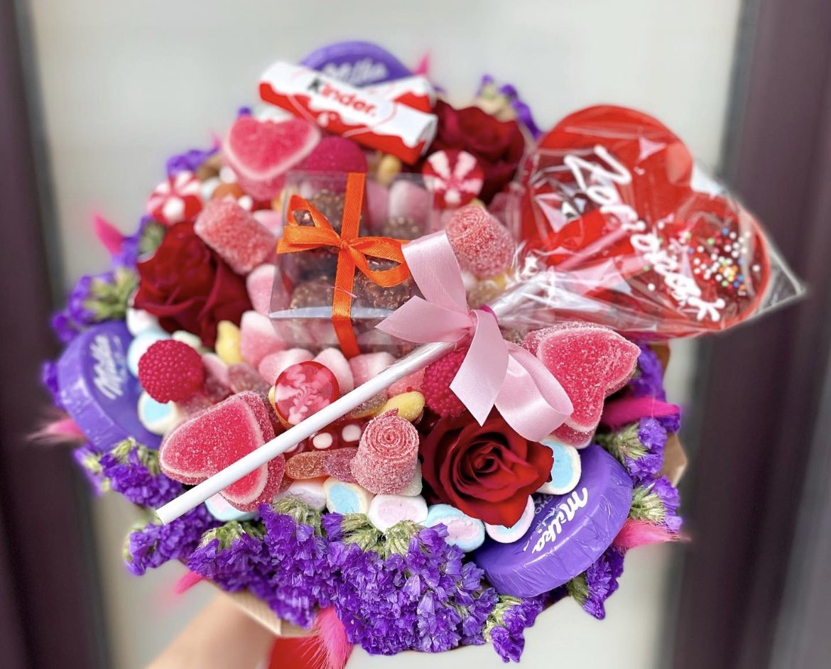Katusha_ramos's tweet photo. No esperes un día especial, CRÉALO ❣️
#chocolate #chuches #piruleta #ramodechocolste #luxurylifestyle #basquecountry #bilbao https://t.co/czkFyF1z5U