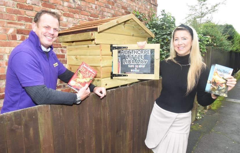 MiekaSmiles's tweet photo. 📚The Nunthorpe Little Library is going from strength to strength!📚
On the corner of Connaught Road and Clarence Road, so many residents have been generous by donating books.
There are titles for all ages - so come and have a look! https://t.co/q3lujiyiWc