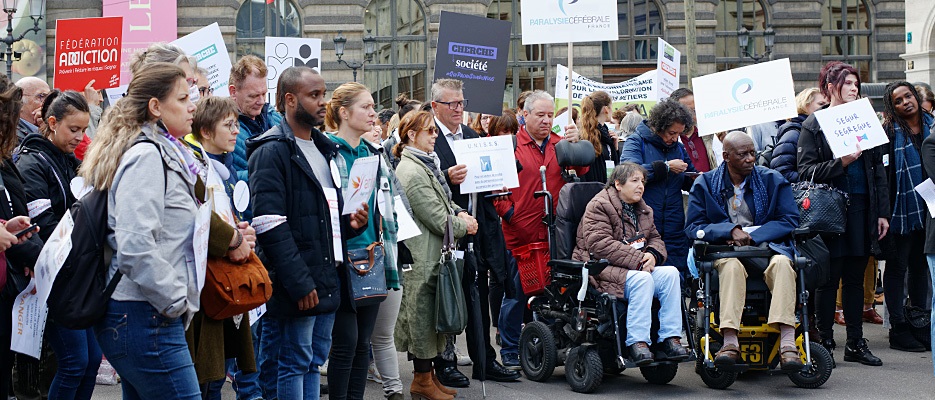 Uniopss's tweet photo. 🚨Crise du secteur des solidarités et de la santé : l'Uniopss, les Uriopss et 30 associations nationales interpellent @EmmanuelMacron et les président.e.s des Départements.
📢Les engagements doivent être tenus et des réponses concrètes apportées !
👉https://t.co/BDavwlOVtK https://t.co/Zo9AMFzWIC
