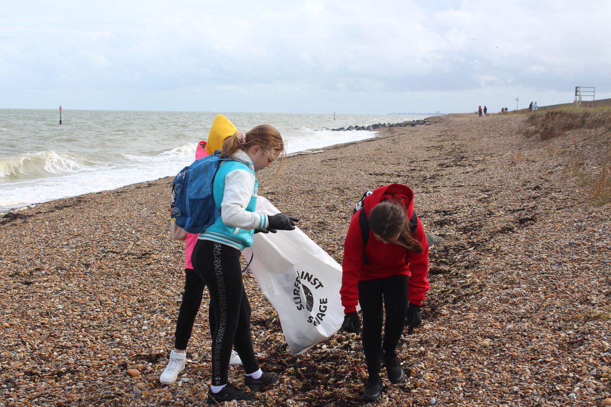 CobhamHall's tweet photo. Our thanks go to our students and staff who, as part of our Saturday Enrichment Programme, devoted their Saturday morning to clearing litter at Reculver Beach. They were supporting the campaign, #MillionMileClean, aiming to make the UK a cleaner and greener space.  #CobhamHall https://t.co/riQUiBuGLX