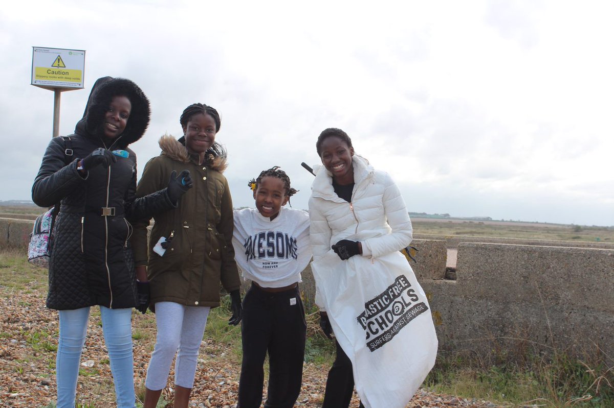 CobhamHall's tweet photo. Our thanks go to our students and staff who, as part of our Saturday Enrichment Programme, devoted their Saturday morning to clearing litter at Reculver Beach. They were supporting the campaign, #MillionMileClean, aiming to make the UK a cleaner and greener space.  #CobhamHall https://t.co/riQUiBuGLX