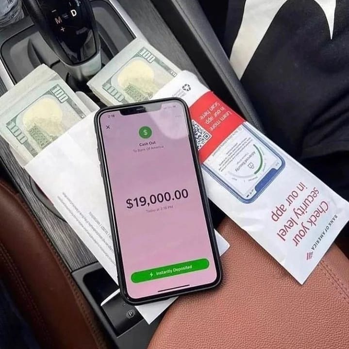 binary_42's tweet image. Don’t stand in the shadows of the past. Move into the light of the future 🔮Are you interested in/Binary/ forex option Trade(trading in binary and bitcion mining has really helped a lot of people reach their financial dreams and has made more people