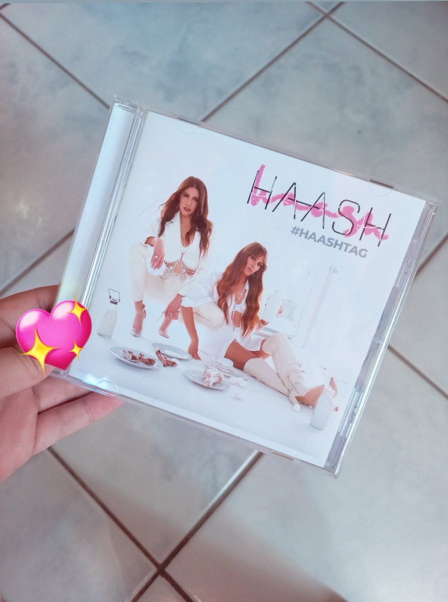hannaperreame's tweet photo. No se imaginan el nivel de felicidad que manejo al tener esta joyita de disco por fin en mis manos!!!🤩❤️ Gracias por tanto arte y por compartirnos sus historias a través de la música✨❤️ Las amo, son la coincidencia más bonita de mi vida🥹❤️ @haashoficial #HAASHTAG #ModoHAASHTAG https://t.co/guboE3DRyZ