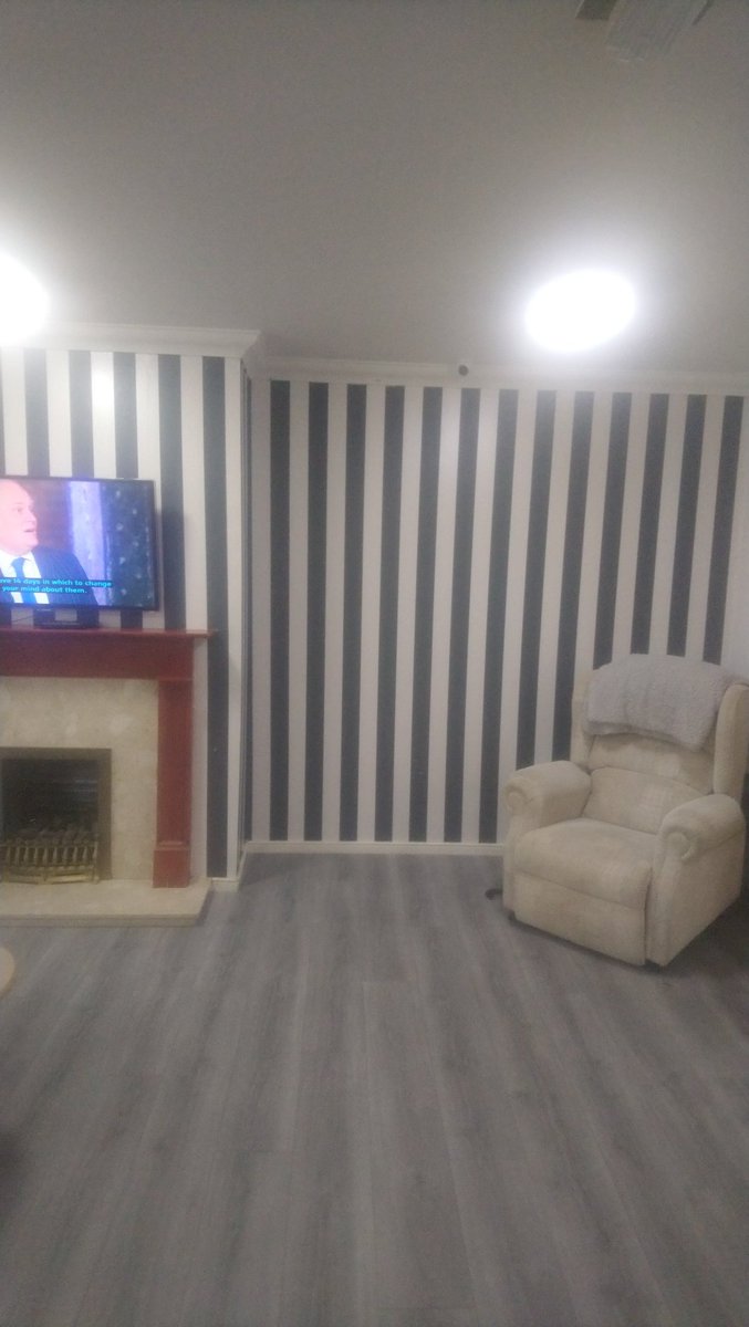 mahriedgar's tweet photo. Our lounge area has been transformed at Bennochy Lodge, now onto the dining room area https://t.co/RrSp4JXyNK