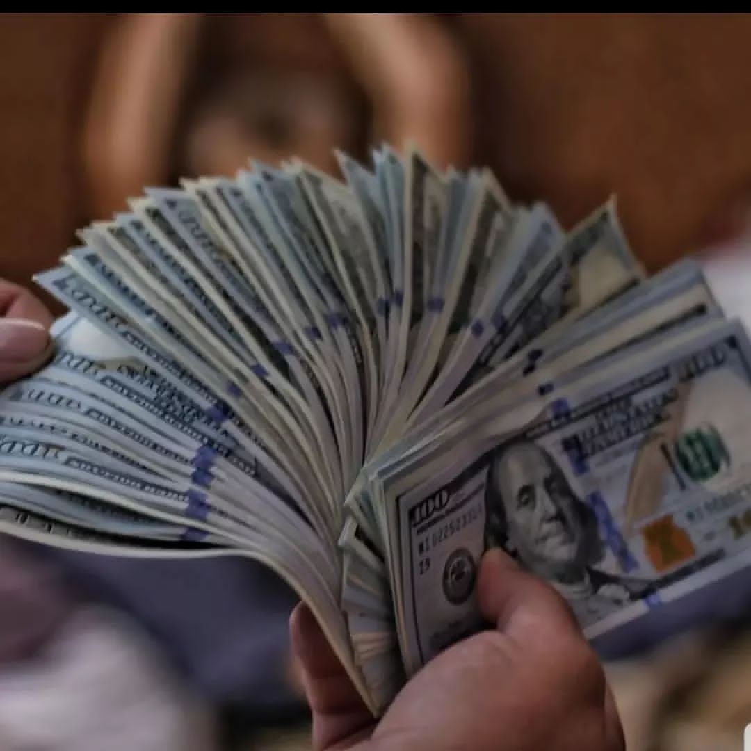 binary_42's tweet image. Don’t stand in the shadows of the past. Move into the light of the future 🔮Are you interested in/Binary/ forex option Trade(trading in binary and bitcion mining has really helped a lot of people reach their financial dreams and has made more people