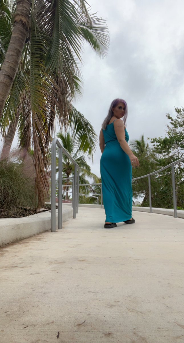 amirathefoxxx's tweet photo. Would you come for a stroll with me?! 💋

#swfl #posthurricane #floridastrong #floridafreaks #onlyfansbabe #onlyfansmodel #letsconnect #pawg #bustynaturals #milf #support https://t.co/MDhAlbdkT6