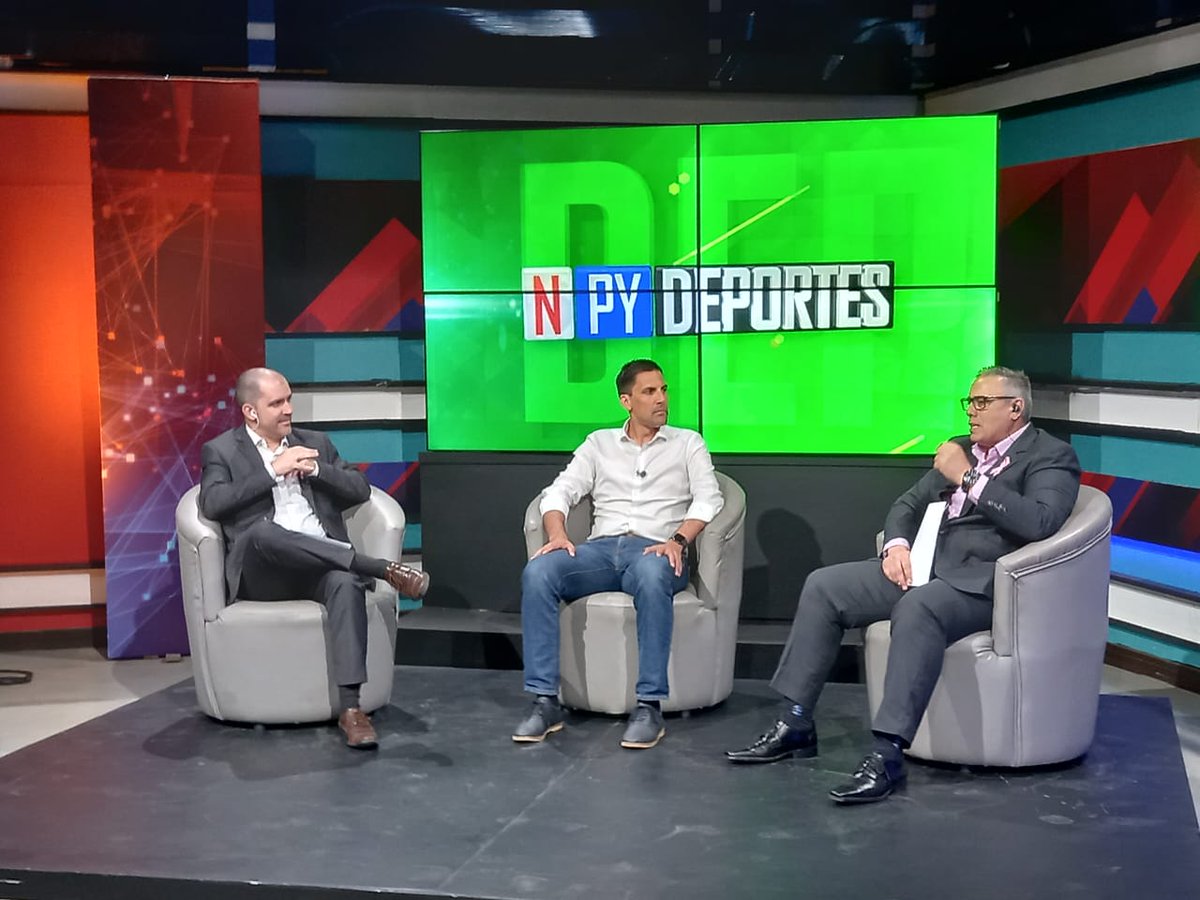 npyoficial's tweet photo. ¡Visita de lujo! ✨
Hoy nos acompaña el Ministro de Deportes en #NPYDeportes ✅
Acompañanos hasta las 13:00 🥰
#NPY https://t.co/nJnBkmKC65