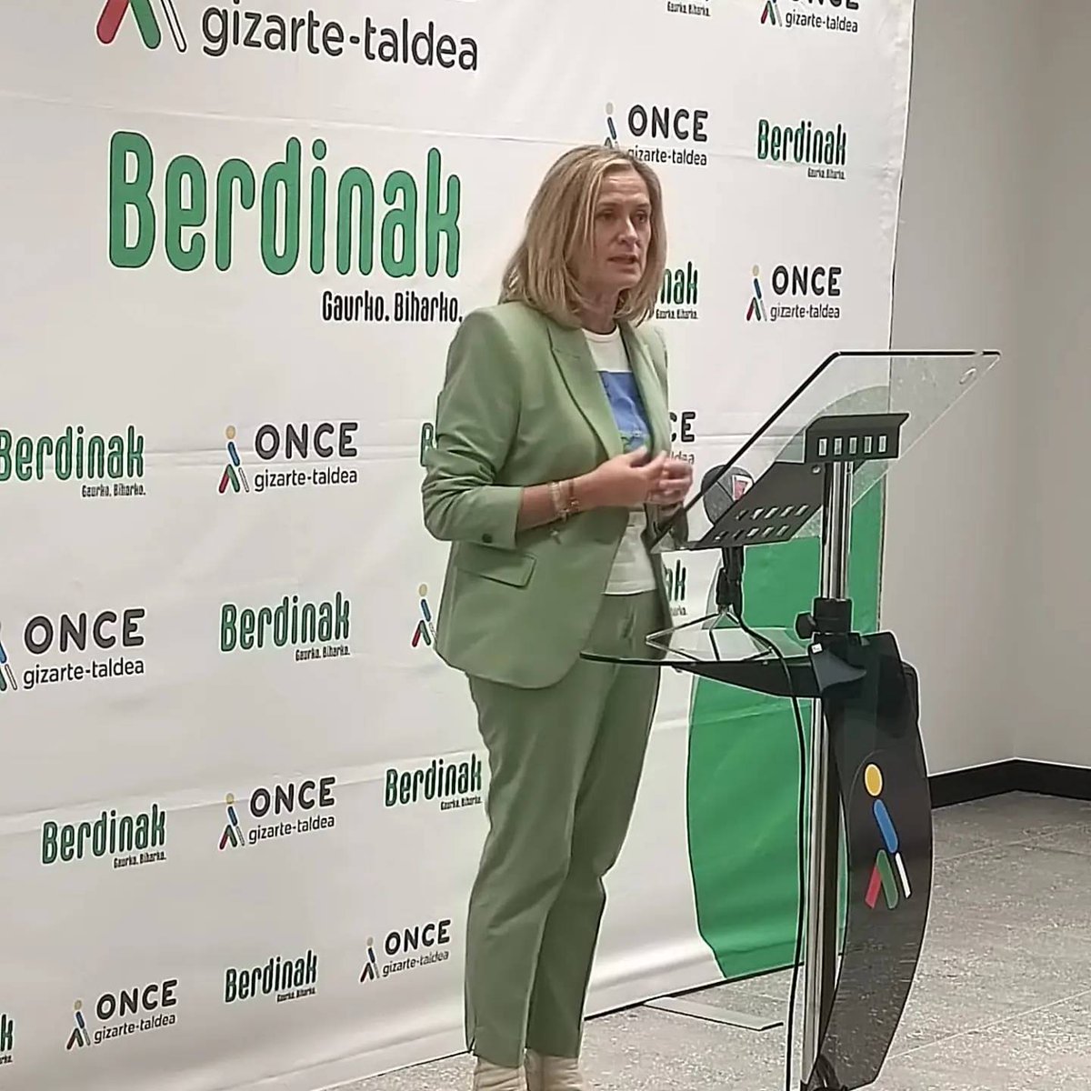 gorabarakaldo's tweet photo. Reapertura de la sede la ONCE en #Barakaldo
Zorionak eta ongi etorri berriro!!!

@amaiadelcampoberasategi #alkatea @infobarakaldo @once.es https://t.co/2i2ieKD0L4
