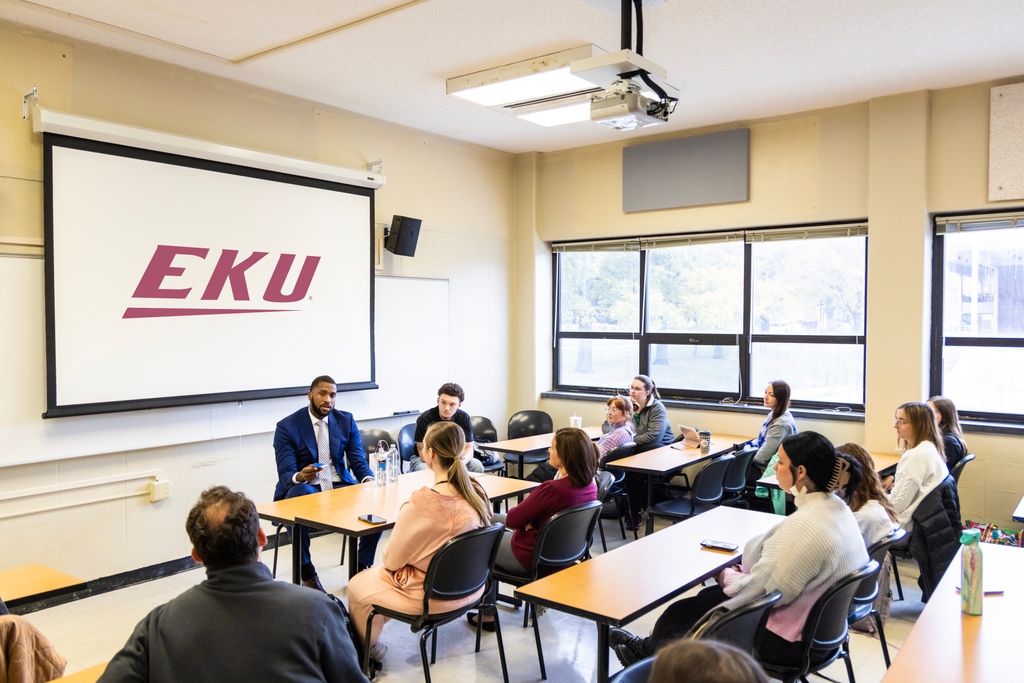eku's tweet photo. #EKU had a special guest lecturer on the Campus Beautiful! NBA player and founder of @change_n_impact, @MKG14, shared his experiences with future speech-language pathologists studying within the @EKUCEAHS as they prepare to work with individuals with speech disorders. https://t.co/0rvH5e2Ydh