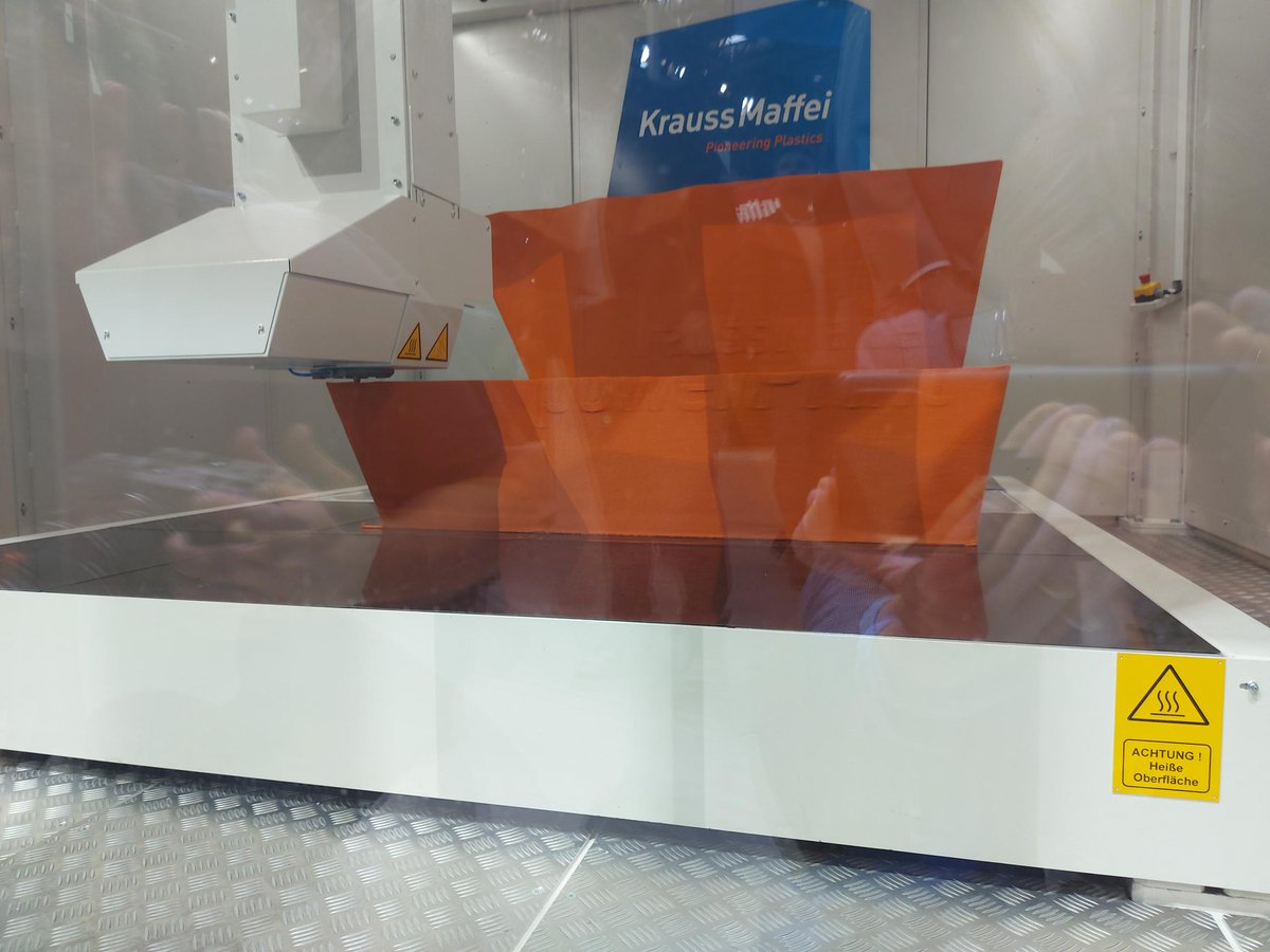 PlasticsWorld's tweet image. KraussMaffei leaps into #3Dprint at #K2022 with two different additive manufacturing systems. First a granule fed extrusion machine for production of large parts; second a laser-curing SL unit for precision parts bit.ly/3ThmZWG @K_tradefair  @KM_GmbH