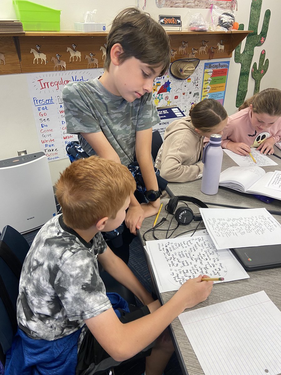 OCTTGreen's tweet photo. We are analyzing different memoirs today to gain inspiration to write our own! ✏️📝 #campOCT #OCT4u https://t.co/fzDMOBhzD0