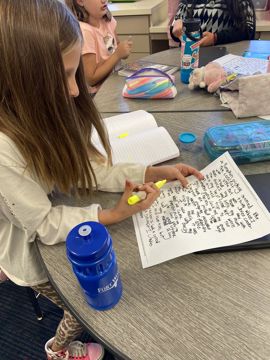 OCTTGreen's tweet photo. We are analyzing different memoirs today to gain inspiration to write our own! ✏️📝 #campOCT #OCT4u https://t.co/fzDMOBhzD0