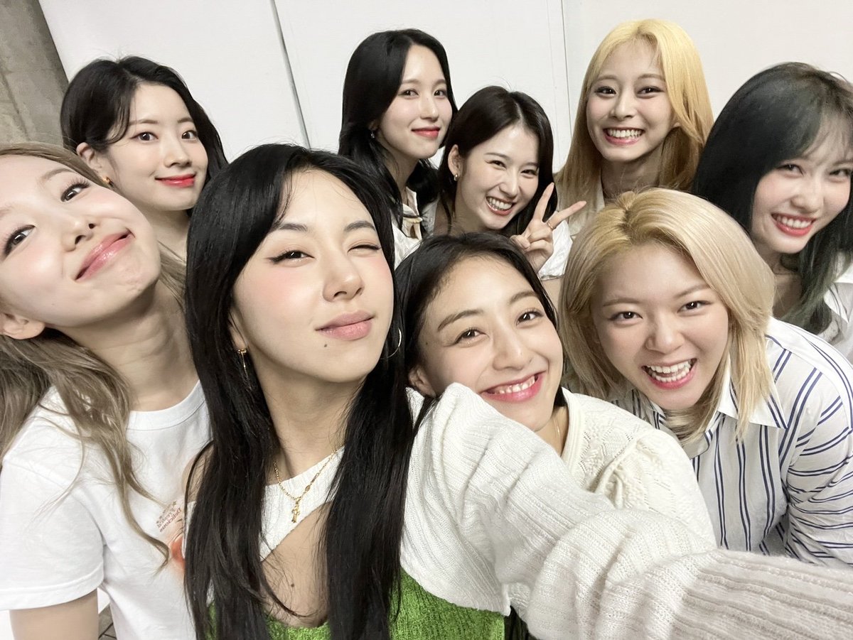 blinkoncebloom_'s tweet photo. I stan them late but I'll promise that I will stay with them till the end ❤️ Thank you for being my happy pill @JYPETWICE 🫶🏻

#7YearsWith9WICE
#트와이스와_원스의_소중한7년
#TWICE_7TH_ANNIVERSARY https://t.co/7RJl6qnQMs