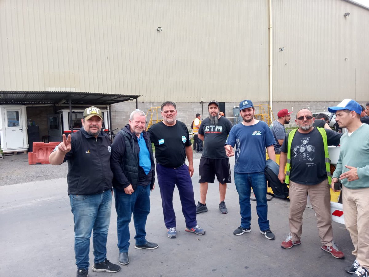 PrensaSutap's tweet photo. Nos encontramos en ESTADO DE ALERTA Y MOVILIZACIÓN CON QUITE DE COLABORACIÓN en EXOLOGISTICA S.A. Seguimos luchando por el respeto de los derechos de los trabajadores! @IDC_Dockers @Exolgan https://t.co/l8niwakN6C