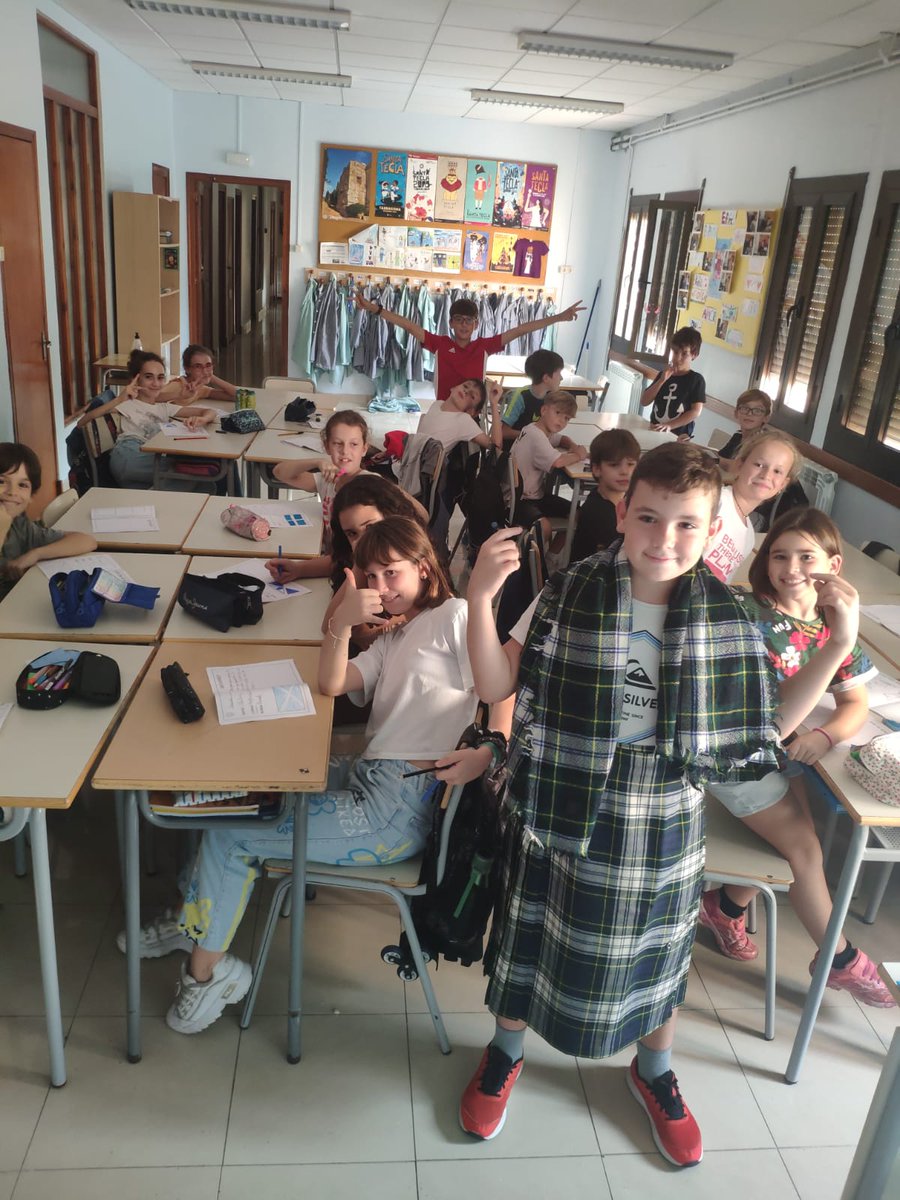 LestonnacTgn's tweet photo. CS| Amb els LABS d'aprenentatge potenciem les nostres habilitats basant-nos en els nostres interessos. Gaudim de valent! #labteatre #labtradicionsdelmon #labradio #labcinema #325lestonnactgn #lestonnactgn #eplestonnactgn https://t.co/ZFiE9jpjZS
