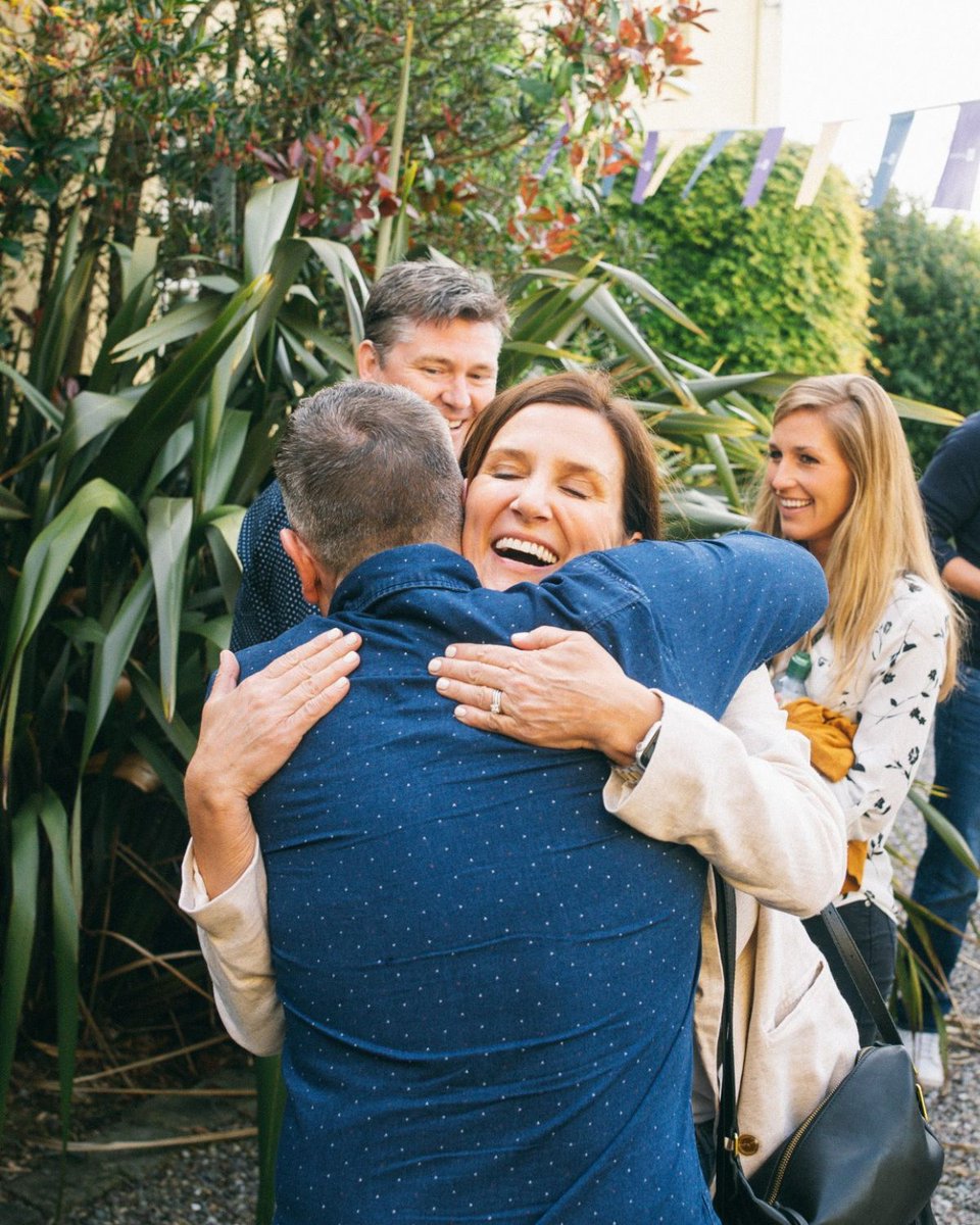 Describe your Employee Experience in just ONE word
We'll go first: Supportive 🥳

Need some help? Find out the truth behind the buzzword 👇🏻
lnkd.in/eJUvebpW

#internalcommunications #employeeengagement #employeeexperience