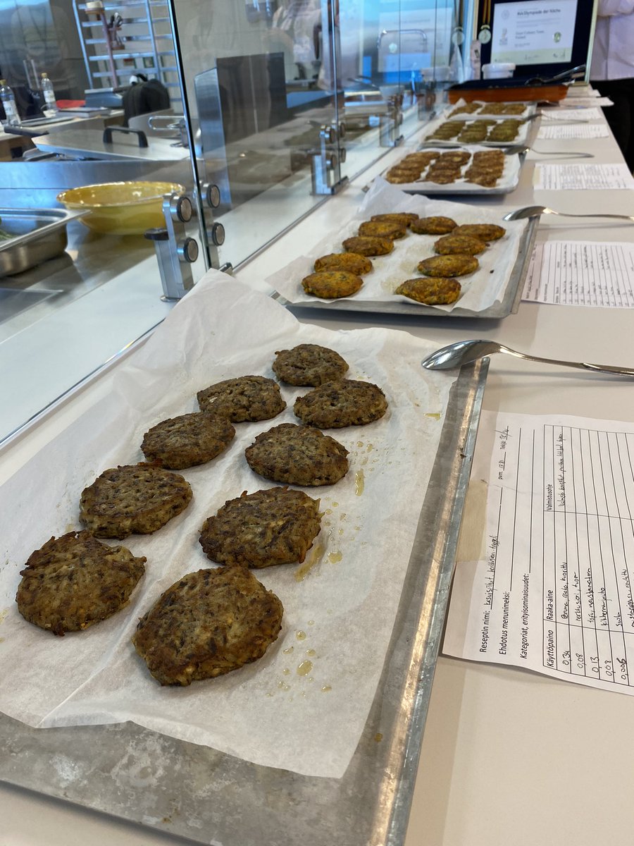 LeilaFogelholm's tweet photo. Uusia reseptejä tulossa! Vegaanisten kasvispihvien maisto. Hyviä olivat kaikki 👍#compassgroupfinland #meidäncompass https://t.co/4JfleCGXJY