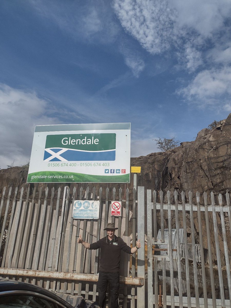 glendaleuk's tweet photo. Glendale's @civictrees have been hard at work relocating Christmas trees in preparation for the most wonderful time of the year 🎄

Read now 👇

#treerelocation #treemanagement #treesupply #christmastrees #trees #tree
https://t.co/gGE2PFpqe7 https://t.co/AGgrYHpvHJ