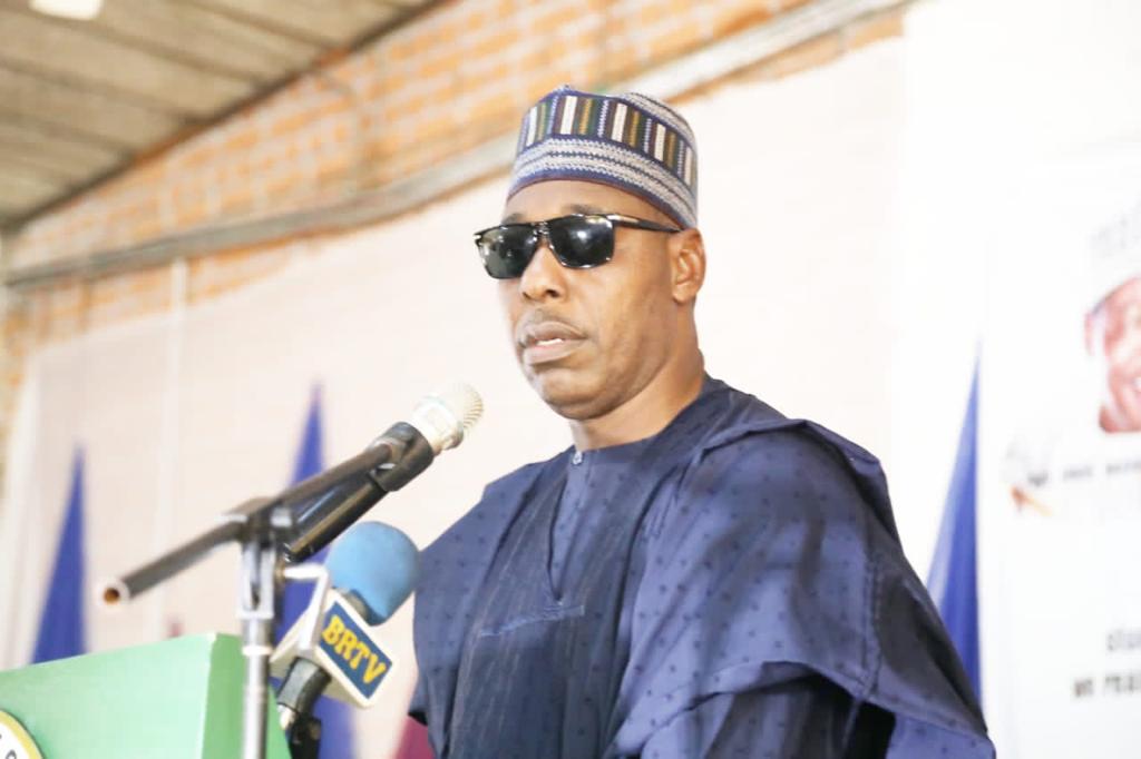 Habuhk4's tweet photo. Ramat Polytechnic: @ProfZulum offers 20 children of dead staff permanent jobs, tackles multiple challenges   
… Sets 14 days to clear all issues 
… To construct 100 staff houses 
… Targets January for promotional benefits 

https://t.co/sLEoBuxVqw https://t.co/WoOTXiWjFI