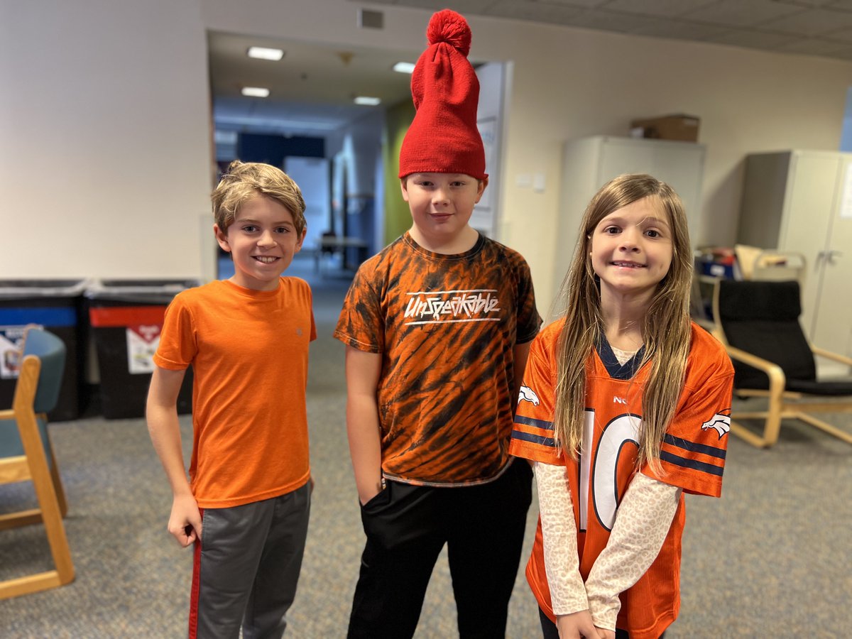 JesElementary's tweet photo. Students and staff wearing orange today to stand up against bullying. #eccsconnections #unityeveryday #ECCSLeadsTheWay https://t.co/kHYzdEZgE3