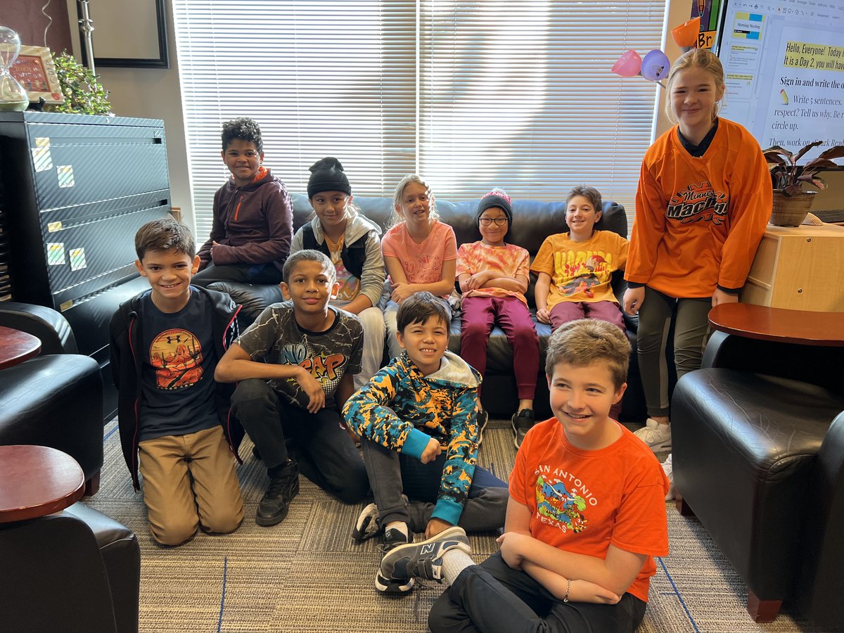 JesElementary's tweet photo. Students and staff wearing orange today to stand up against bullying. #eccsconnections #unityeveryday #ECCSLeadsTheWay https://t.co/kHYzdEZgE3
