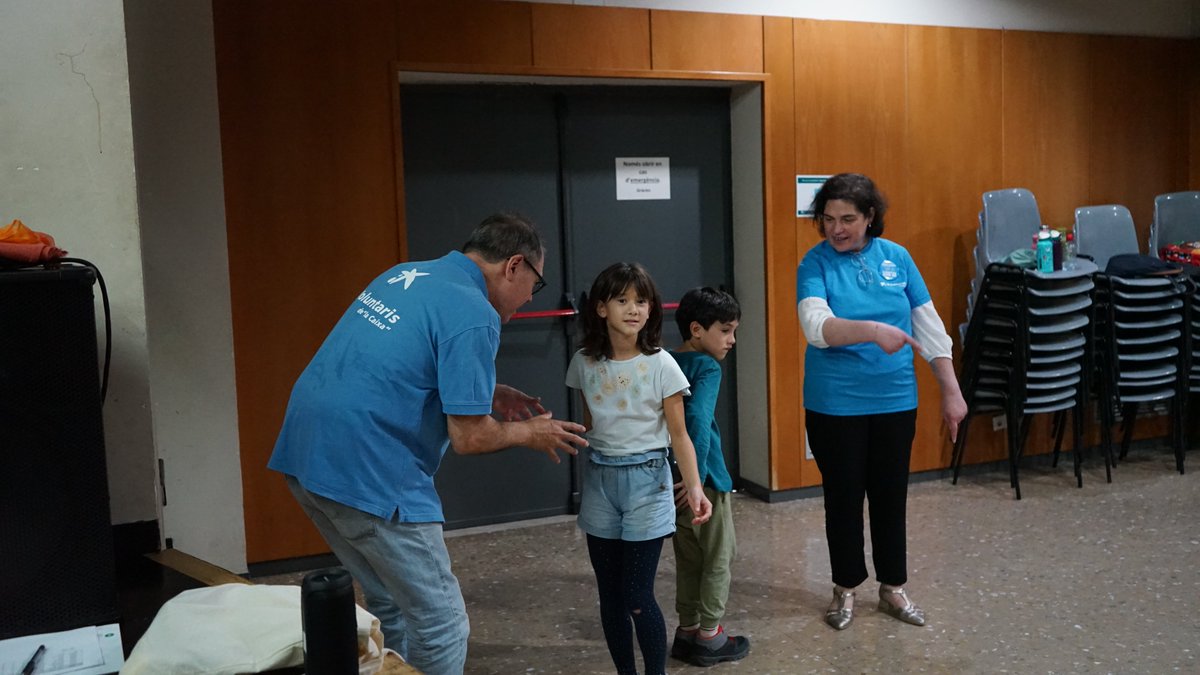 PlauditeTeatre's tweet photo. Tothom pot gaudir del teatre!! 🎭
Ens visiten #VoluntarisLaCaixa i descobreixen els beneficis que la pràctica escènica aporta a totes les persones. T'hi apuntes?
'Compten Amb Tu' Setmana Social de CaixaBank @VoluntCABK #CABKSetmana @FundlaCaixaCAT #SantaEulàliaLH #LHospitalet https://t.co/xcZjC9EFsh