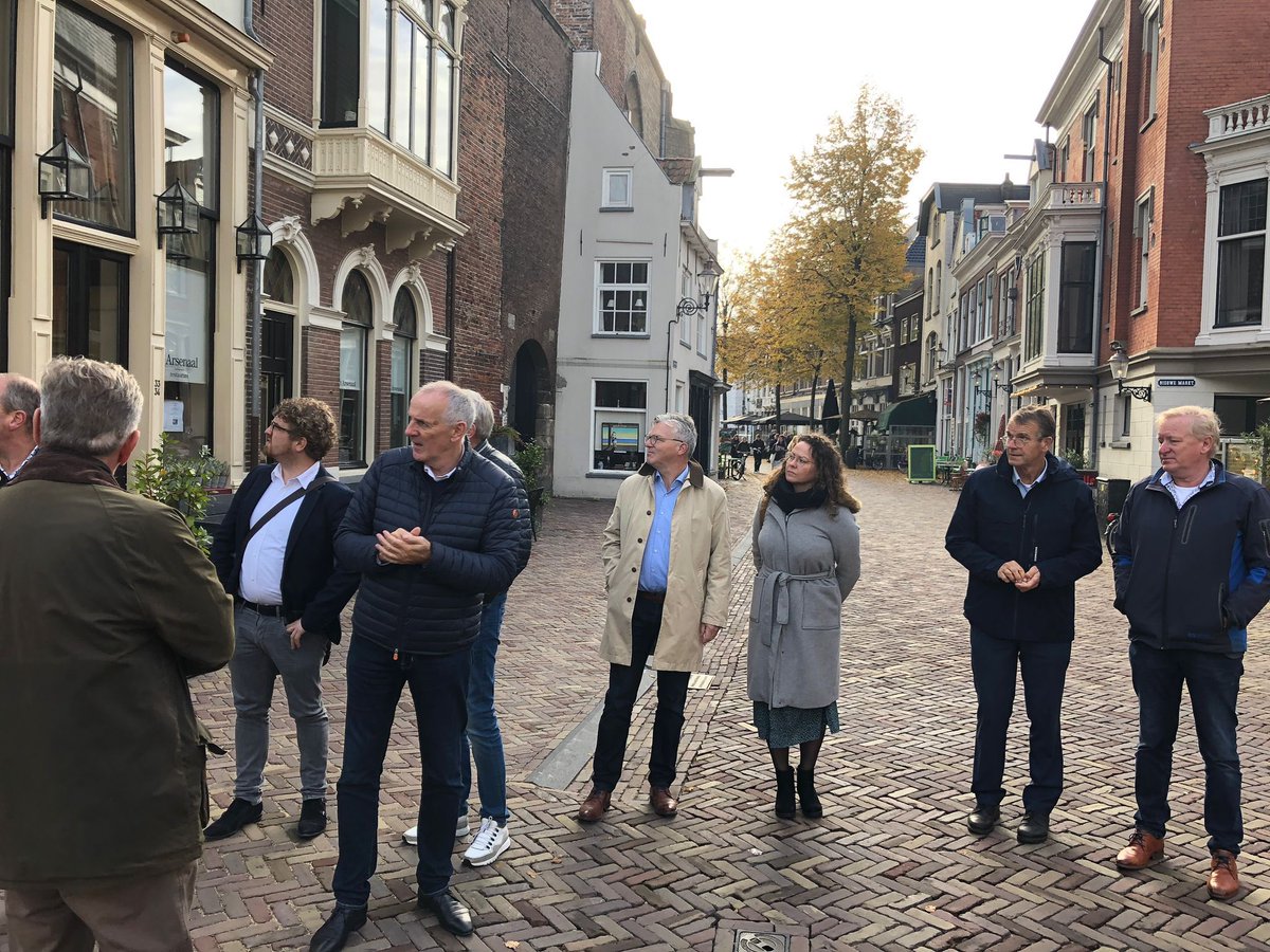 Vanochtend met de fractie van <a href="/CDAOverijssel/">CDA Overijssel</a> een bezoek gebracht aan de <a href="/DeventerGem/">Gemeente Deventer</a> en <a href="/CDADeventer/">CDA-Deventer</a> en gezien wat de <a href="/ProvOverijssel/">Provincie Overijssel</a> betekent voor de stad #Deventer bijvoorbeeld via de #Stadsbeweging. Met dank aan de #binnenstadsmanager Peter Brouwer!