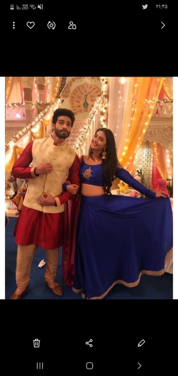 _Mahsa_72's tweet photo. #MeeJay πππ #Sukor
Missing these Lovely pair
@meera1611 @veejay_k
#ReCastMeeJay @ColorsTV #wewantudaanssn2withmeejay https://t.co/agHz5D4xBG