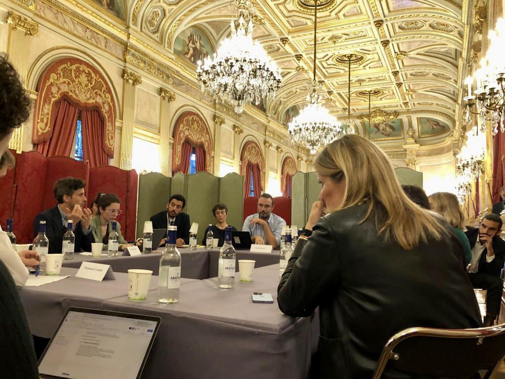 Ateliers "formation" des députés aux enjeux écologiques aujourd'hui, merci <a href="/cassouman40/">Christophe Cassou</a> et <a href="/YaelBRAUNPIVET/">Yaël Braun-Pivet</a> Voici les points que j'ai développé #thread 🔽