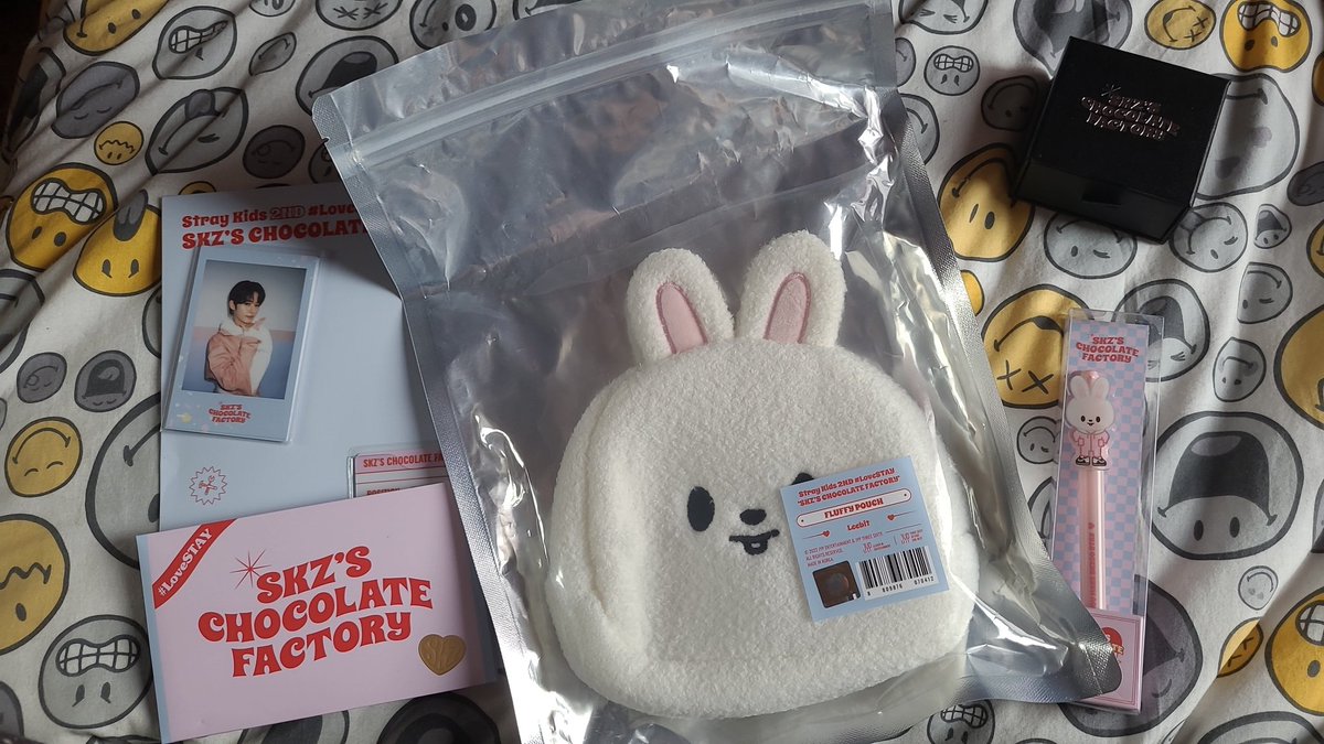 __huffluffy's tweet photo. Bien reçu !! Très contente @fefetoshop 🥺💜 https://t.co/i28Q72AlK6