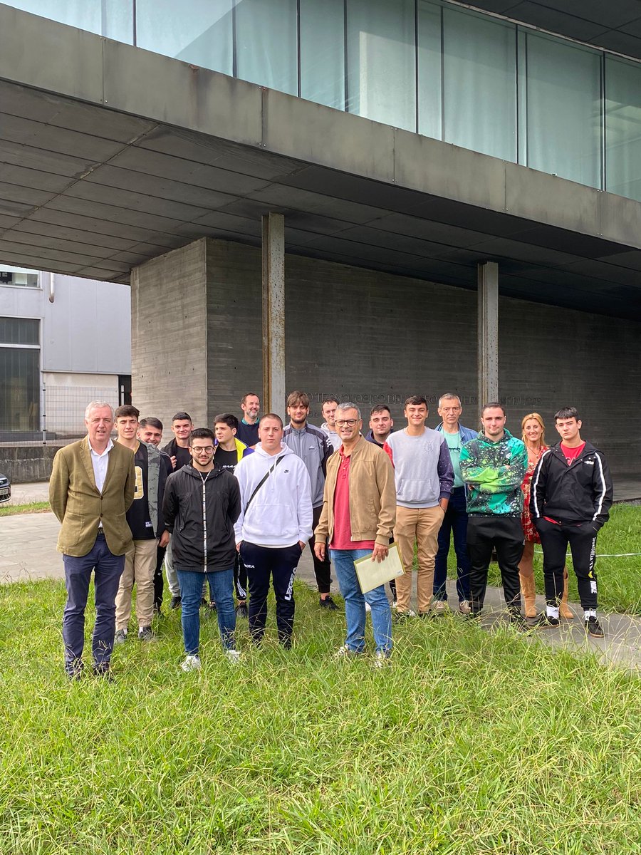 FEMETALAstur's tweet photo. 🔷 El alumnado de @cifp_aviles en el TOUR I+D a @IdonialTech, visitaron las instalaciones y laboratorios, descubriendo el valor que adquiere la #innovación en la competitividad empresarial.
PROYECTO #FPired #Asturias
Gracias a la @SCTAsturias.
#MEnTALÍZATE https://t.co/XNmtdMp0fg
