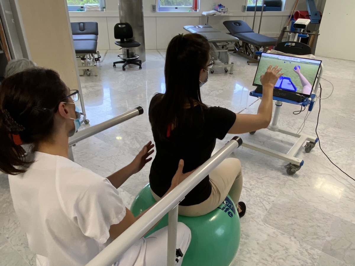 SPECS_lab's tweet photo. @valldebron hospital for the #InnovationWeek with @surodrig and @eodyne  innovative #Neurorehabilitation technology for the treatment of severe and mild symptoms after #stroke. Supported by #NEST and #PHRASE Eu projects. https://t.co/hJGy6n4beK