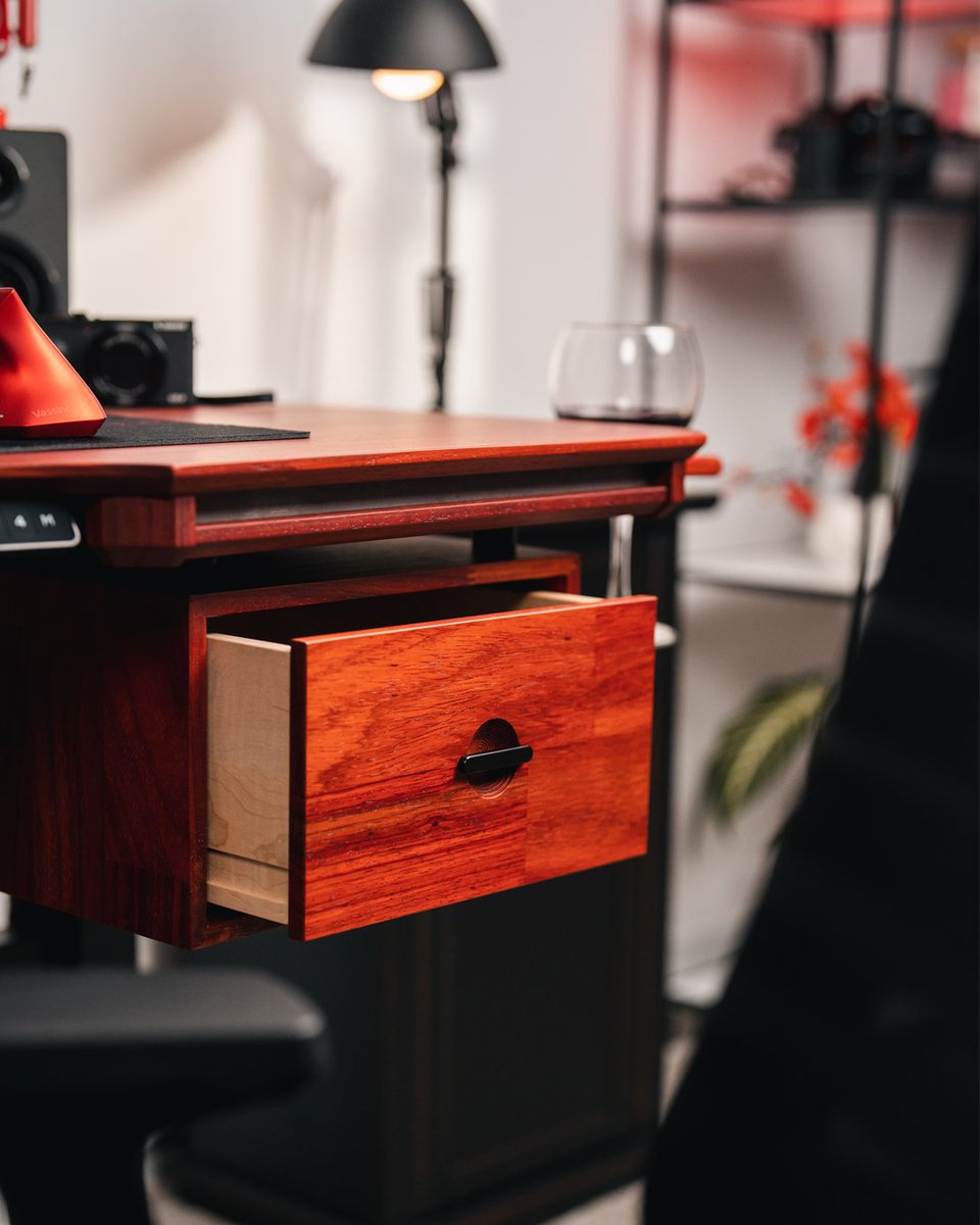 WyrmwoodGaming's tweet photo. Wrymwood Modular Desk features the Modular Cubbies can be completely customized to give you the type of storage you want, and keep your desk free of options you won’t use. Click the link in bio to find out more. #modulardesk #sitstanddesk https://t.co/cjNTsYeftp