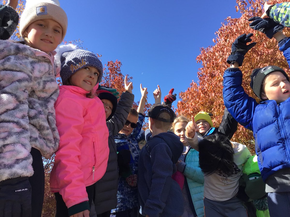 MrEs3rdGrade's tweet photo. We spotted the waning crescent moon.
#NASAMoonSnap 
#3rdGradeIsAwesome https://t.co/iERtR0x6VW