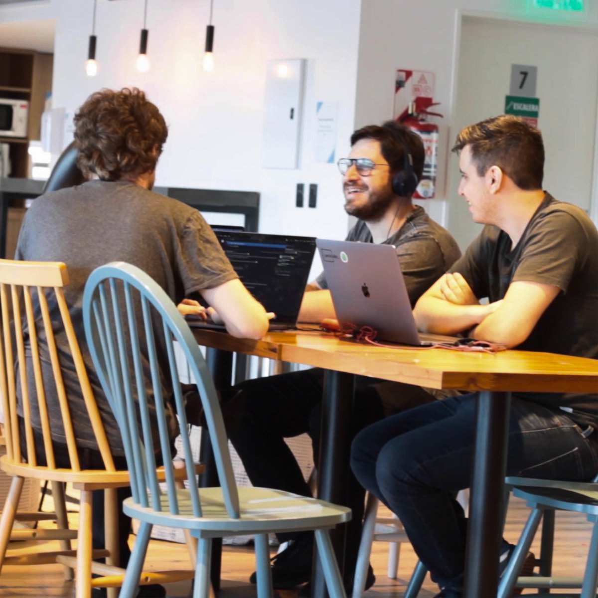 ImprovingSAM's tweet photo. We love working remotely, but it can be nice to get out of the house and go to a fantastic office full of lovely people.
#leniolabs #teambuilding #coworking https://t.co/cAAcFHtOli