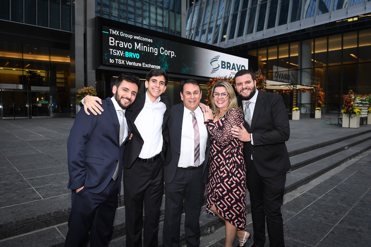 tsx_tsxv's tweet image. .@BRVOmining (TSXV:BRVO) is now trading on #TSXV 🎉 Congratulations Luis Azevedo and the #BRVO team on this new listing, and welcome to TSX Venture Exchange.

#TSXVlisted #palladium #platinum #rhodium #gold #nickel