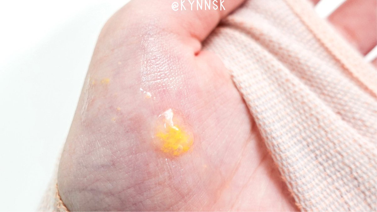 kynnsk's tweet photo. ทุกคนนน ตอนนี้ #SaturdaySkinTH มีขายที Lazada แล้ววว!! ไม่ต้องรอพรีอีกต่อไป นี่ประทับใจ Yuzu Vitamin C Sleeping Mask ของเค้ามากๆ กู้หน้าโทรมให้กลับมากระจ่างใส สุขภาพดี ผิวเรียบเนียนและสีผิวสม่ำเสมอขึ้น ✨ ไลน์สีชมพูของเค้าก็รีวิวเยอะมาก ช่วยปลอบปละโลมผิวและกระชับรูขุมขน 🫶🏻 https://t.co/fJK08vrdQh