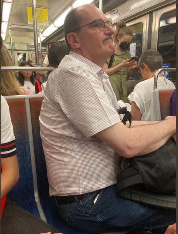 so_mkb's tweet photo. Pour rappel ce boug là il est PDG de la RATP c’est une dinguerie comment on a pu en arriver là plus rien ne m’étonne https://t.co/c7EE93N2IW