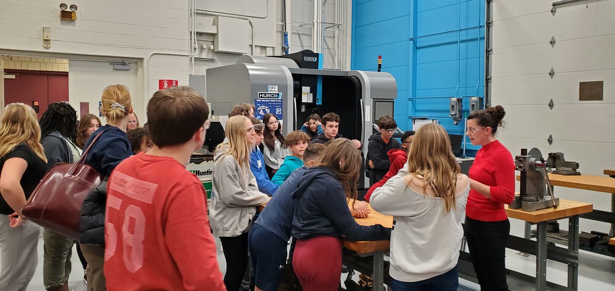 LearnAtCCS's tweet photo. Over 20 SMS students toured the @OCCollege   Advanced Technology Center and CREST  (Combined Regional Emergency Response Training Center) to experience a day filled with many career possibilities. #WeAreClarkston #CelebrationsOfLearning https://t.co/cZApL8FNzF