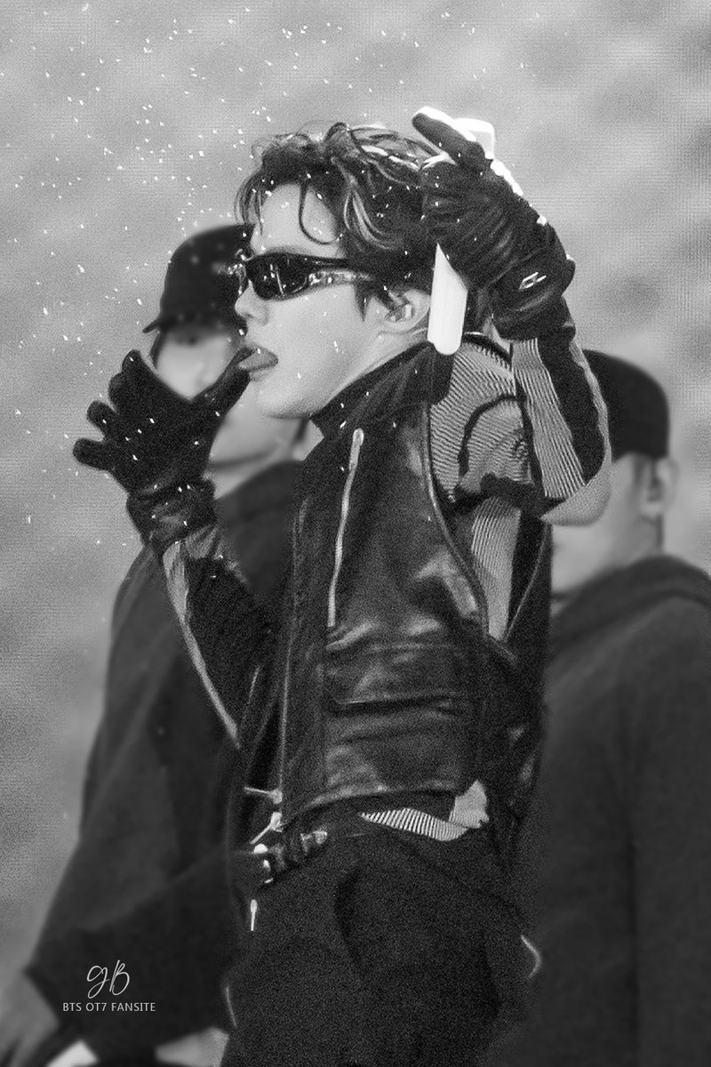 geobyeol's tweet photo. 221015 yet to come in busan
혀..혓바닥.. 카리스마.. 채..채고시다 👍👍
#방탄소년단 #BTS #정호석 #JHOPE #제이홉
@BTS_twt https://t.co/A71Xbe3SUY