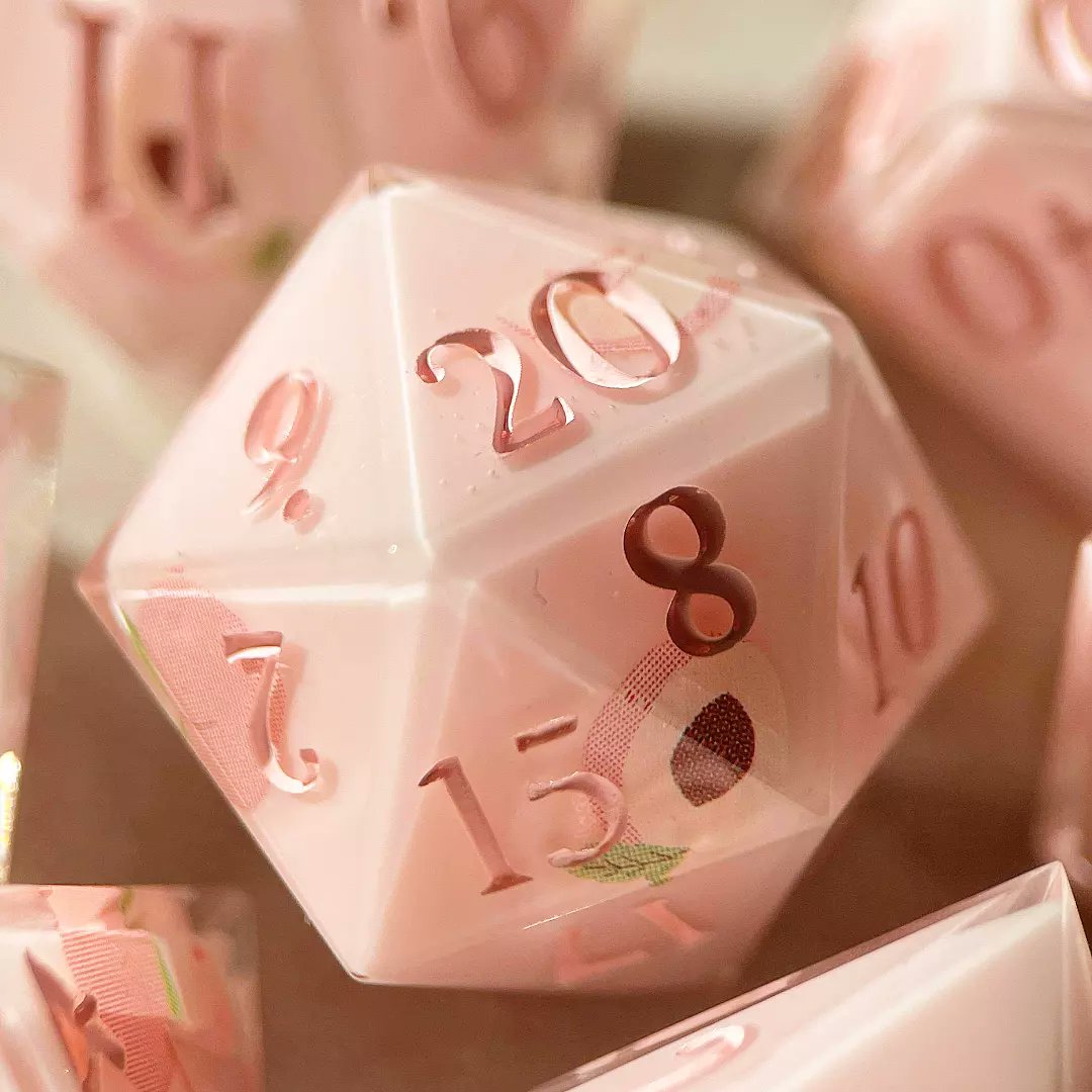 KarrotsDice's tweet photo. 🍑 Peach Gummy GIVEAWAY 🍑
Alright folks, it's the 1K #giveaway!

To enter for a chance at this 7pc set, you must:
1. Follow me
2. Like this tweet
3. RT/QT this tweet

Open internationally until 25/10 18:00BST, winner pays shipping! 🍑 Thank you all so much <3
#dice #dnd https://t.co/hsaieJcHqX