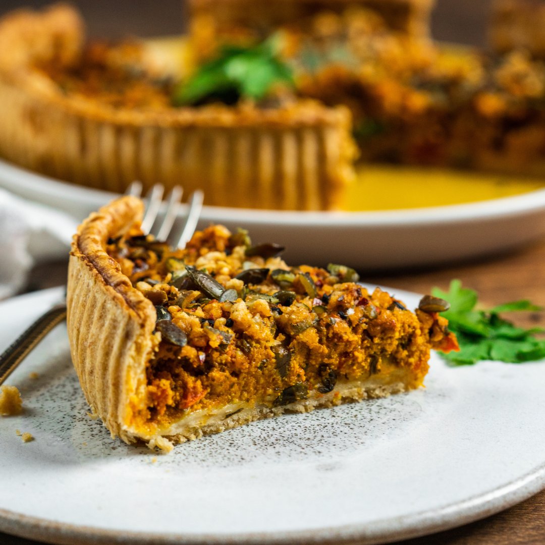 clivespies's tweet photo. 😍Plant-Based Quiche: unlocked 

😋This might be THE perfect plant-based quiche: Lightly spiced with Harissa, 100% organic, a crumbly base, all topped with tasty seeds! 

#Clives #PlantBased #Vegan https://t.co/0gAyi9haKx
