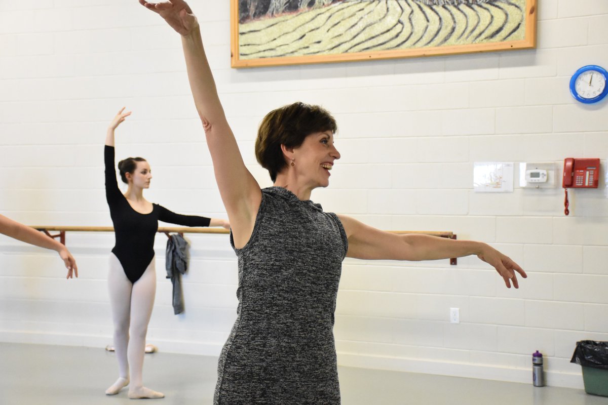 Masterclass and audition coming up in Fredericton! Join us for class with QBSC faculty on Thursday October 27 at Dance Fredericton. Register online at quinteballetschool.com/.../masterclas… or 
quinteballetschool.com/.../audition..…
#masterclass #audition #summerdance 
photo by Drew Berry