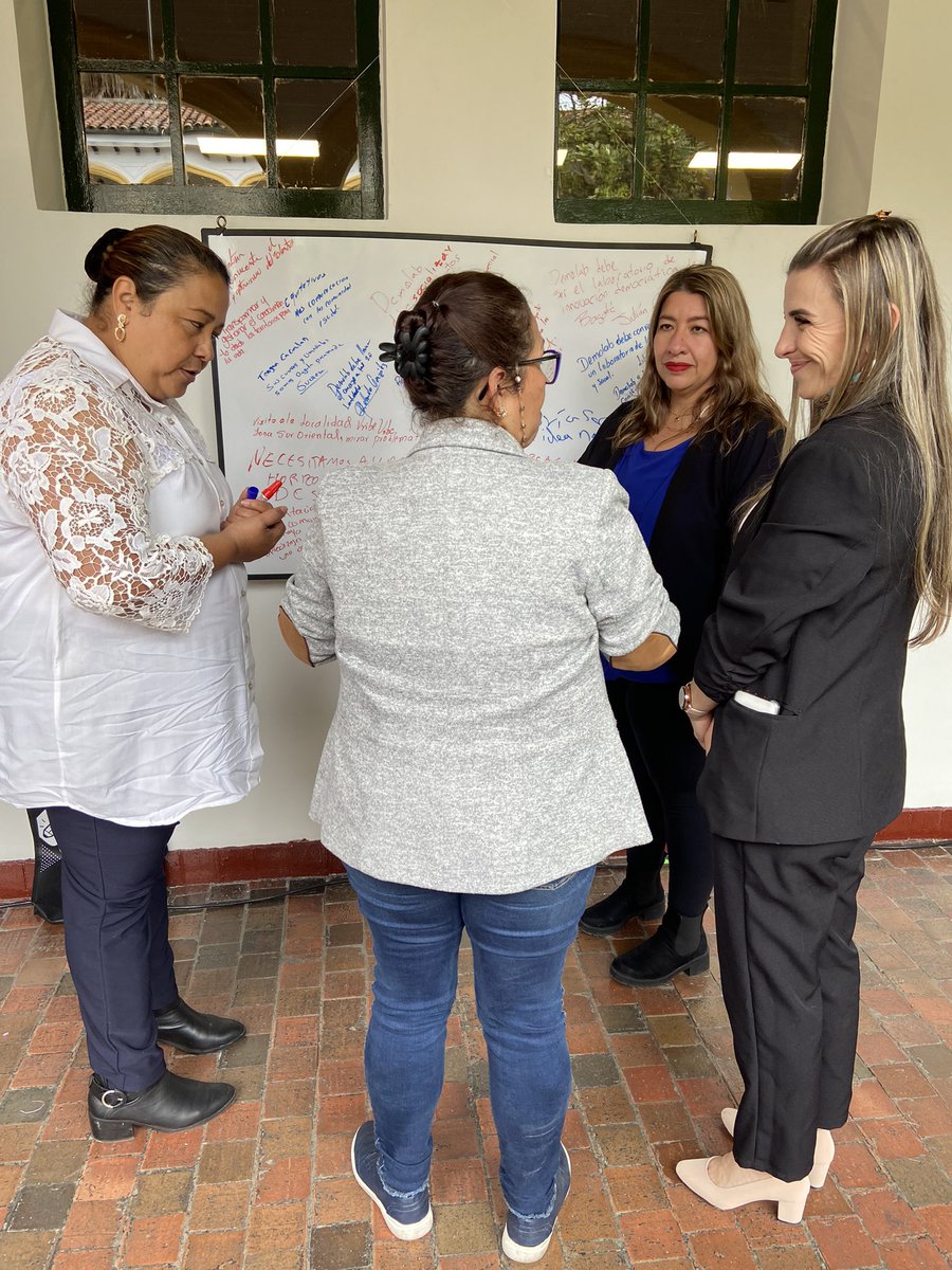 DemoLabCA's tweet image. Continuamos con nuestra jornada de relanzamiento @DemoLabCA DemoLab presentando la nueva imagen institucional del Laboratorio de Innovación del   @ConcejoDeBogota 
#DemoLab+Participativo