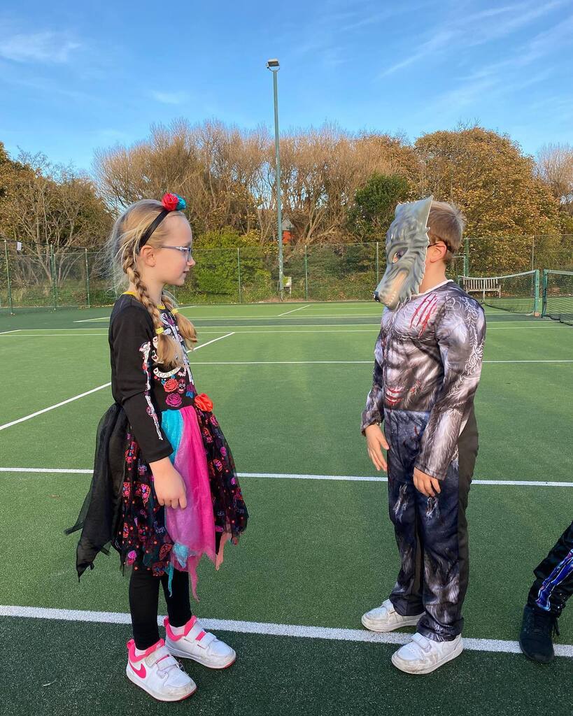 Halloween started early at tennis yesterday! 

#cousins #cousinlove #cousingoals #tennis #tennislessons #lta #halloween #halloweencostume instagr.am/p/Cj5kqPxMdVd/