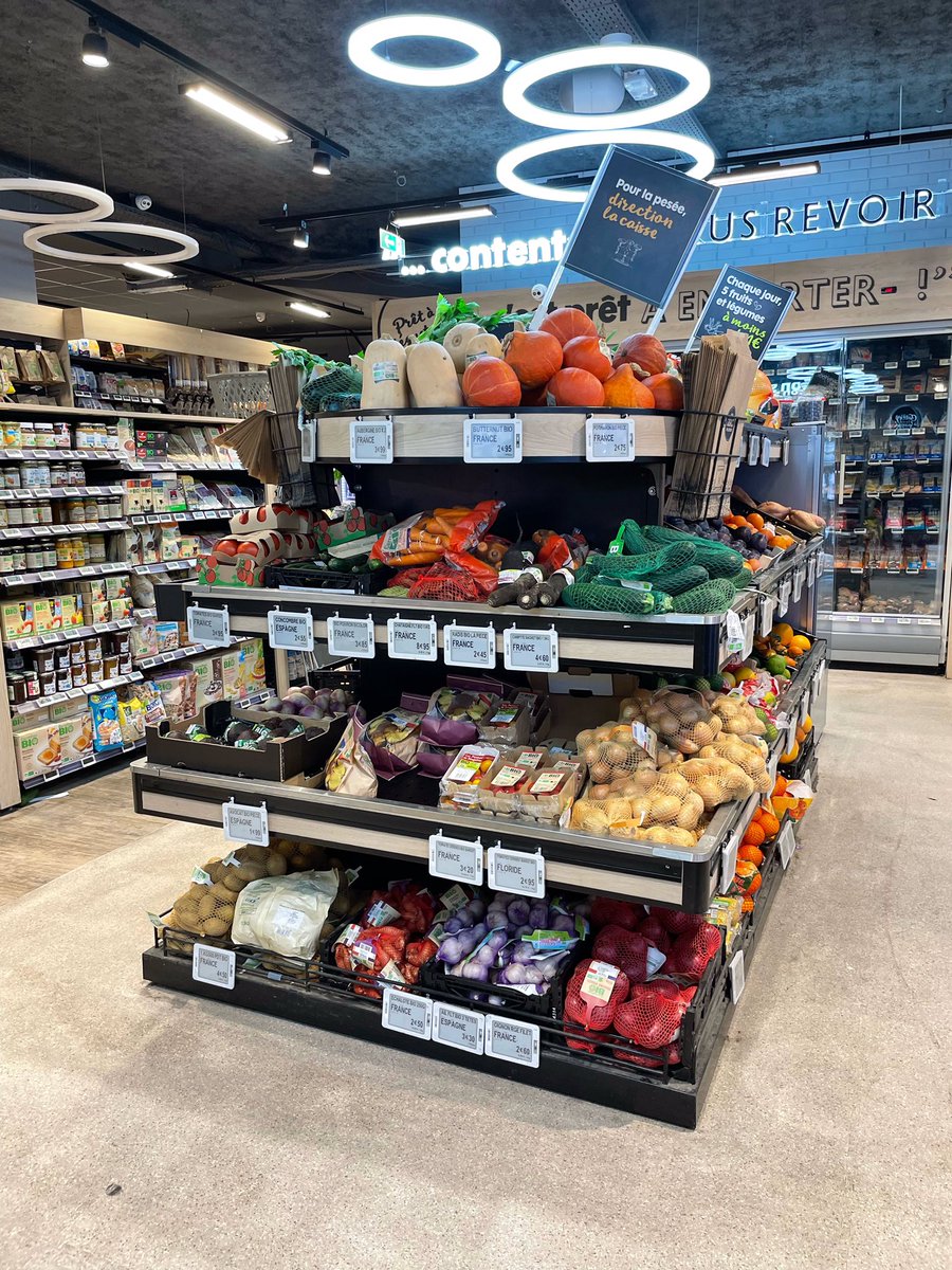 BryanRoberts72's tweet photo. Convenience stores in France really are dreadful https://t.co/1o6VmPngKG
